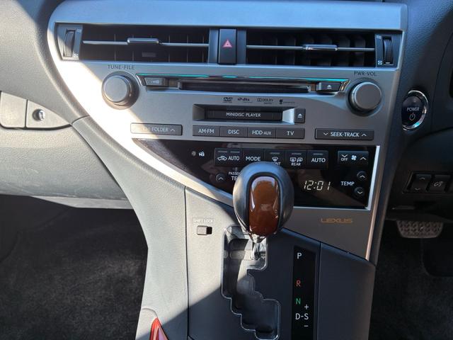 RX RX450h バージョンL 3眼LEDヘッドライト シーケンシャルウインカー Bluetoothオーディオ クルーズコントロール バックカメラ ETC パワーバックドア パワーバックドア サンルーフ 革シート(35枚目)