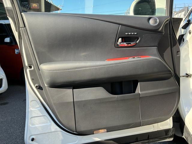 RX RX450h バージョンL 3眼LEDヘッドライト シーケンシャルウインカー Bluetoothオーディオ クルーズコントロール バックカメラ ETC パワーバックドア パワーバックドア サンルーフ 革シート(42枚目)