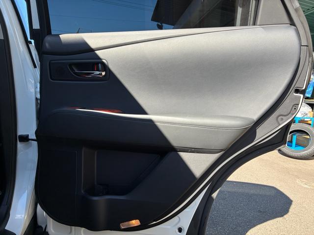 RX RX450h バージョンL 3眼LEDヘッドライト シーケンシャルウインカー Bluetoothオーディオ クルーズコントロール バックカメラ ETC パワーバックドア パワーバックドア サンルーフ 革シート(50枚目)