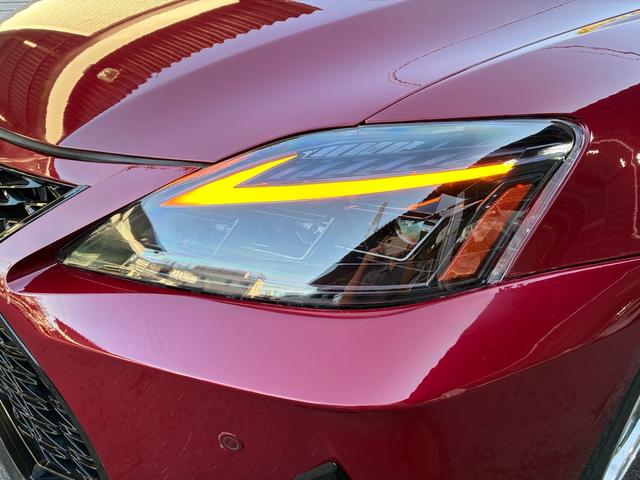 IS IS250C バージョンL 30Fスポーツ仕様3眼LEDヘッドライト 赤白コンビレザー 19AWローダウン 電動オープンルーフブラックアウト(22枚目)