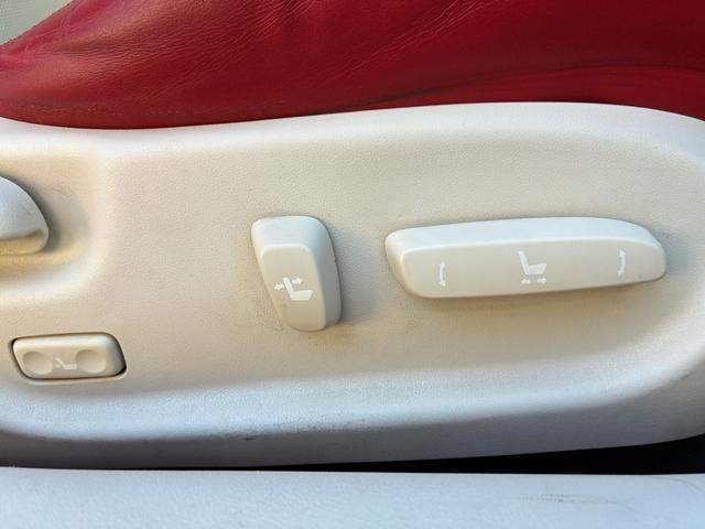 IS IS250C バージョンL 30Fスポーツ仕様3眼LEDヘッドライト 赤白コンビレザー 19AWローダウン 電動オープンルーフブラックアウト(29枚目)