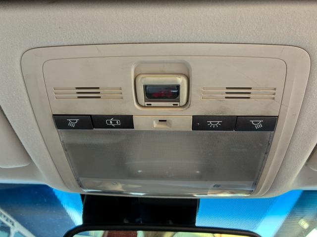 IS IS250C バージョンL 30Fスポーツ仕様3眼LEDヘッドライト 赤白コンビレザー 19AWローダウン 電動オープンルーフブラックアウト(40枚目)