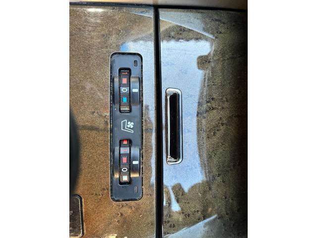 IS IS250C バージョンL 30Fスポーツ仕様3眼LEDヘッドライト 赤白コンビレザー 19AWローダウン 電動オープンルーフブラックアウト(44枚目)