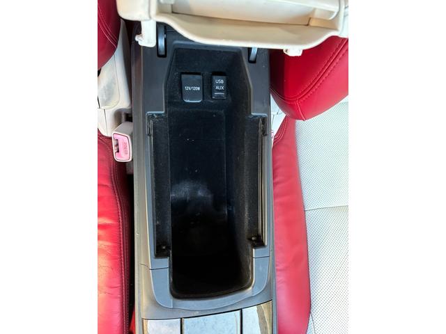 IS IS250C バージョンL 30Fスポーツ仕様3眼LEDヘッドライト 赤白コンビレザー 19AWローダウン 電動オープンルーフブラックアウト(46枚目)