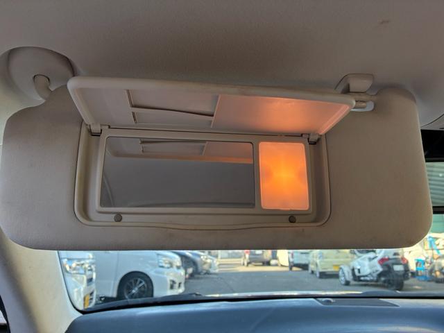 IS IS250C バージョンL 30Fスポーツ仕様3眼LEDヘッドライト 赤白コンビレザー 19AWローダウン 電動オープンルーフブラックアウト(52枚目)