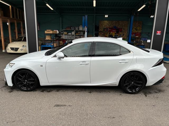 ＩＳ ＩＳ３００ｈ　Ｆスポーツ　ユーザー買取車　後期Ｆスポーツバンパー　ハーフレザー　シーケンシャルウインカー　一文字ＬＥＤテール　Ｂｌｕｅｔｏｏｔｈオーディオ　バックカメラ　フルセグＴＶ（65枚目）