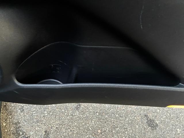 プリウス S ユーザー買取車 19インチAW モデリスタエアロ ローダウン フルセグTV Bluetoothオーディオ バックカメラ(17枚目)