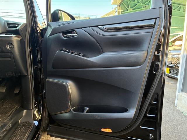 ヴェルファイア 2.5Z Gエディション レクサスLMルック ツインムーンルーフ 両側パワースライド パワーバックドア パワーシート ハーフレザー 純正10インチナビ フリップダウンモニター(17枚目)