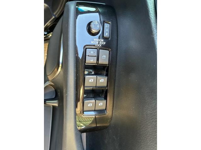 ヴェルファイア 2.5Z Gエディション レクサスLMルック ツインムーンルーフ 両側パワースライド パワーバックドア パワーシート ハーフレザー 純正10インチナビ フリップダウンモニター(18枚目)