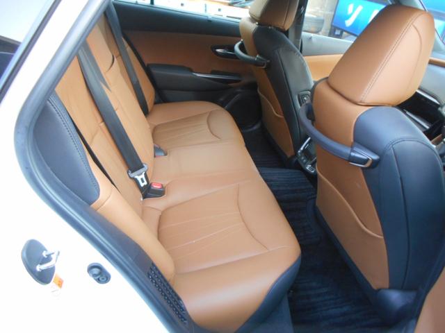 クラウンハイブリッド G エグゼクティブ タン色本革シート(4枚目)