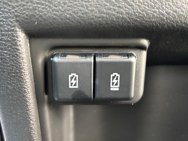 クロスビー ＨＹＢＲＩＤ　ＭＺ　３型　※雹災車両※　元当社試乗車使用　雹による凹みが数か所ございます。恐れ入りますが、必ず現車確認をお願いいたします。　なお、雹害を理由に本体値引き対応はいたしかねます。予めご了承ください。（34枚目）