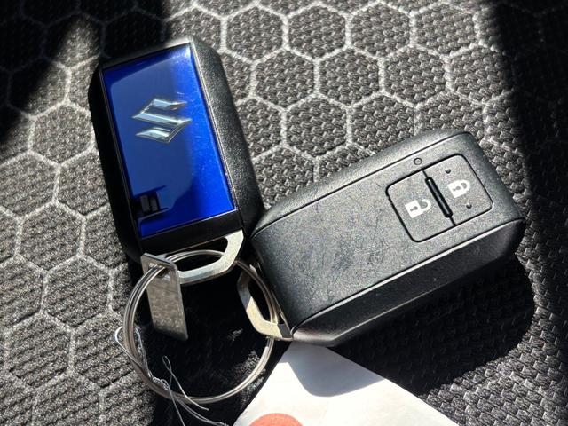クロスビー ＨＹＢＲＩＤ　ＭＺ　３型　※雹災車両※　元当社試乗車使用　雹による凹みが数か所ございます。恐れ入りますが、必ず現車確認をお願いいたします。　なお、雹害を理由に本体値引き対応はいたしかねます。予めご了承ください。（42枚目）