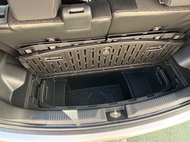 クロスビー ＨＹＢＲＩＤ　ＭＺ　３型　※雹災車両※　元当社試乗車使用　雹による凹みが数か所ございます。恐れ入りますが、必ず現車確認をお願いいたします。　なお、雹害を理由に本体値引き対応はいたしかねます。予めご了承ください。（45枚目）