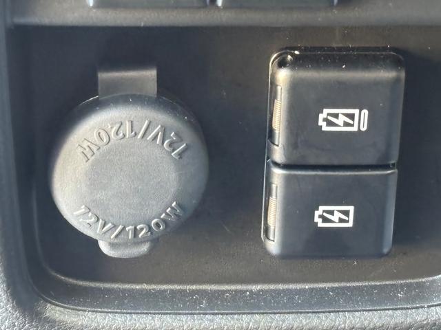 ハスラー ＨＹＢＲＩＤ　Ｘ　３型　スズキコネクト通信対応　全方位カメラ対応９インチメモリーナビ　前席両側シートヒーター　充電ポート　試乗車アップ（5枚目）