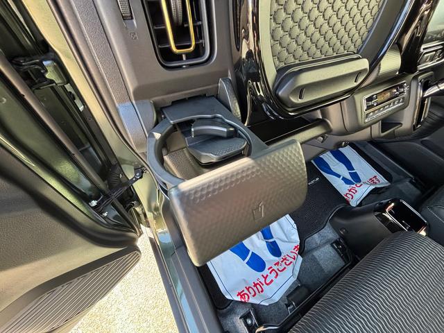 ハスラー ＨＹＢＲＩＤ　Ｘ　３型　スズキコネクト通信対応　全方位カメラ対応９インチメモリーナビ　前席両側シートヒーター　充電ポート　試乗車アップ（22枚目）