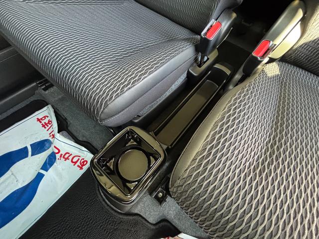 ハスラー ＨＹＢＲＩＤ　Ｘ　３型　スズキコネクト通信対応　全方位カメラ対応９インチメモリーナビ　前席両側シートヒーター　充電ポート　試乗車アップ（25枚目）