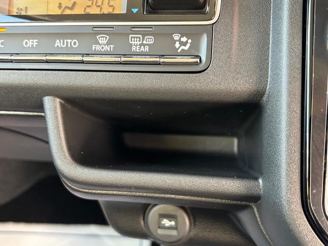 ハスラー ＨＹＢＲＩＤ　Ｘ　３型　スズキコネクト通信対応　全方位カメラ対応９インチメモリーナビ　前席両側シートヒーター　充電ポート　試乗車アップ（50枚目）