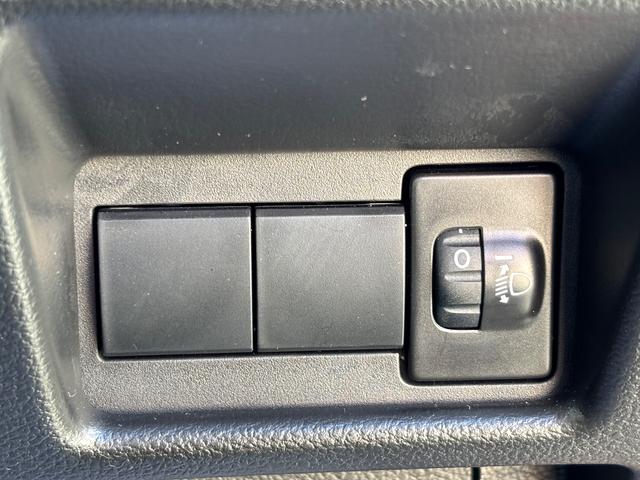 スペーシア ＨＹＢＲＩＤ　Ｇ　２ＷＤ　衝突被害軽減ブレーキシステム　全方位カメラ　９インチメモリーナビゲーション　スマホ連携機能付き　スズキコネクト通信機器対応　プッシュスタート　アイドリングストップ（14枚目）