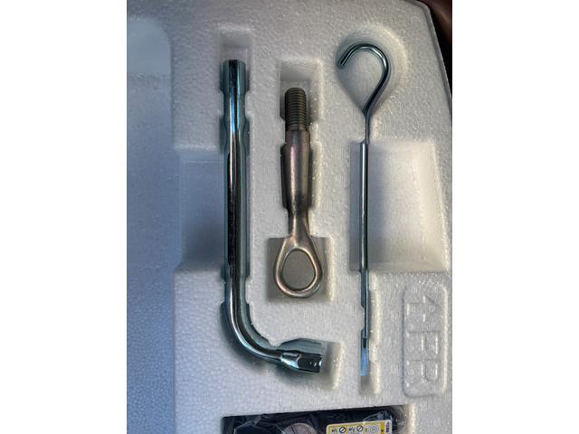 �݌Ɏԑ����ɂ����Ȃ��ɍ��������Ԃ������ƌ�����܂��B���̂���`���������Ă��������܂��B