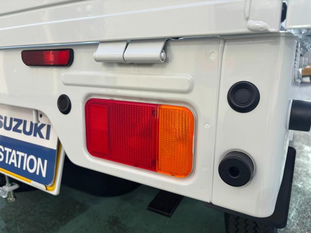 �X�Y�L���̕��ɂ̒��ÎԂ́A�ǎ��Ԃ݂̂���葵���Ă���܂��B�y�E���^�Ԗ�킸�L�x�Ɏ�葵���Ă���܂�