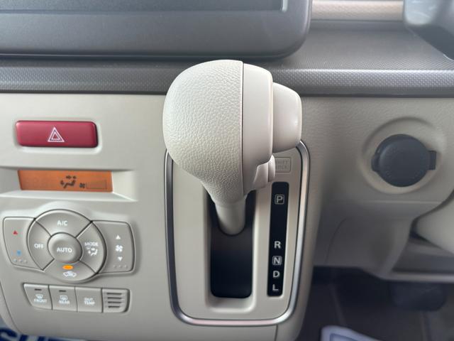 アルトラパンＬＣ ＬＣ　ＨＹＢＲＩＤ　Ｌ　６型　ＬＥＤヘッドランプ　アルミ　デュアルセンサーブレーキＩＩ｜ＬＣ専用フロントグリル｜運転席シートヒーター｜プレミアムＵＶ＆ＩＲカットガラス（フロントドア）｜フルオートエアコン｜ＵＳＢ電源ソケット｜（11枚目）