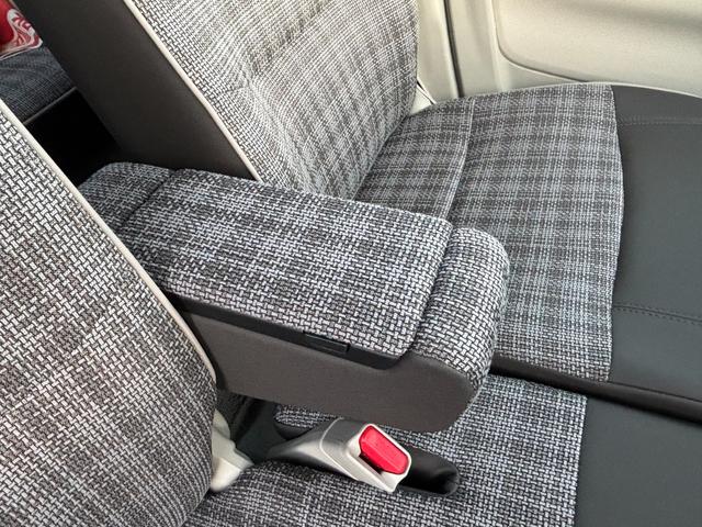 アルトラパンＬＣ ＬＣ　ＨＹＢＲＩＤ　Ｌ　６型　ＬＥＤヘッドランプ　アルミ　デュアルセンサーブレーキＩＩ｜ＬＣ専用フロントグリル｜運転席シートヒーター｜プレミアムＵＶ＆ＩＲカットガラス（フロントドア）｜フルオートエアコン｜ＵＳＢ電源ソケット｜（33枚目）