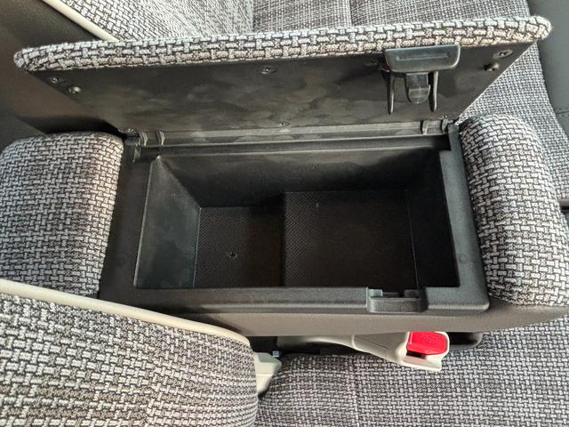 アルトラパンＬＣ ＬＣ　ＨＹＢＲＩＤ　Ｌ　６型　ＬＥＤヘッドランプ　アルミ　デュアルセンサーブレーキＩＩ｜ＬＣ専用フロントグリル｜運転席シートヒーター｜プレミアムＵＶ＆ＩＲカットガラス（フロントドア）｜フルオートエアコン｜ＵＳＢ電源ソケット｜（34枚目）