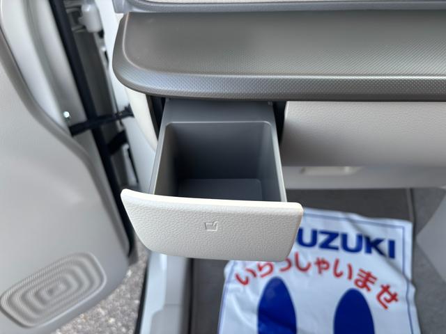 アルトラパンＬＣ ＬＣ　ＨＹＢＲＩＤ　Ｌ　６型　ＬＥＤヘッドランプ　アルミ　デュアルセンサーブレーキＩＩ｜ＬＣ専用フロントグリル｜運転席シートヒーター｜プレミアムＵＶ＆ＩＲカットガラス（フロントドア）｜フルオートエアコン｜ＵＳＢ電源ソケット｜（48枚目）