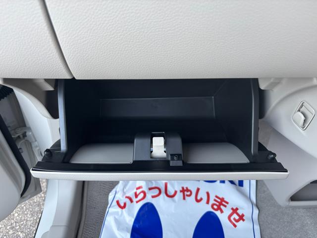 アルトラパンＬＣ ＬＣ　ＨＹＢＲＩＤ　Ｌ　６型　ＬＥＤヘッドランプ　アルミ　デュアルセンサーブレーキＩＩ｜ＬＣ専用フロントグリル｜運転席シートヒーター｜プレミアムＵＶ＆ＩＲカットガラス（フロントドア）｜フルオートエアコン｜ＵＳＢ電源ソケット｜（50枚目）