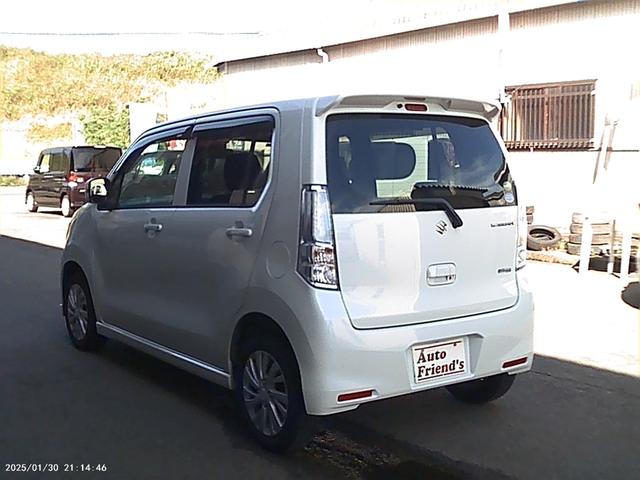 ワゴンR FZ フル装備安心保証整備車検24ヵ月付総額37,7万円 ハイブリッドFZ レダーブレーキサポート シートヒーター アイドリングストップ エネチャージ スマートキー クリスタルホワイトパールフル装備軽自動車安心保証整備車検24ヵ月付支払総額¥377,000-(4枚目)