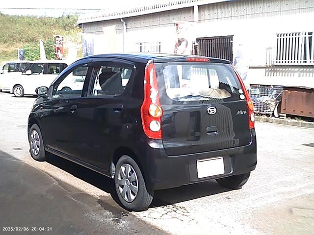 ミラ Ｘスペシャル　安心保証整備車検２４ヵ月付総額２７，７万円　５速ミッション　メモリーナビ　フルセグＴＶ　ＤＶＤ＆ＣＤ　ＥＴＣ　ＡＢＳ　エアコン　パワーステアリング　パワーウィンド　キーレス　フル装備軽自動車安心保証整備車検２４ヵ月付支払総額￥２７，７０００－（4枚目）