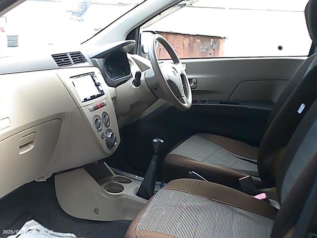 ミラ Ｘスペシャル　安心保証整備車検２４ヵ月付総額２７，７万円　５速ミッション　メモリーナビ　フルセグＴＶ　ＤＶＤ＆ＣＤ　ＥＴＣ　ＡＢＳ　エアコン　パワーステアリング　パワーウィンド　キーレス　フル装備軽自動車安心保証整備車検２４ヵ月付支払総額￥２７，７０００－（11枚目）