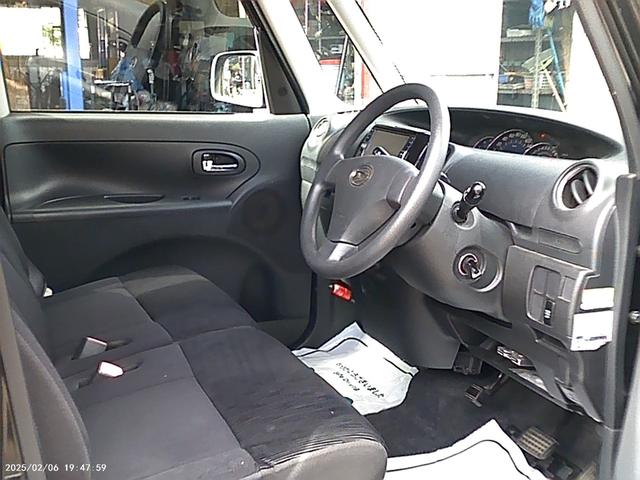 タント カスタムＬフル装備安心保証整備車検２４ヵ月付総額１９，７万円　ミラクルオープンドア　メモリーナビ　フルセグＴＶ　アイドリングストップ　エコアイドル　フルエアロ　フルオートエアコン　スマートキー　フル装備軽自動車安心保証整備車検２４ヵ月付支払総額￥１９７，０００－（9枚目）