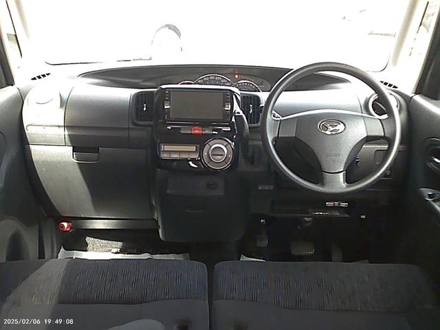 タント カスタムＬフル装備安心保証整備車検２４ヵ月付総額１９，７万円　ミラクルオープンドア　メモリーナビ　フルセグＴＶ　アイドリングストップ　エコアイドル　フルエアロ　フルオートエアコン　スマートキー　フル装備軽自動車安心保証整備車検２４ヵ月付支払総額￥１９７，０００－（16枚目）
