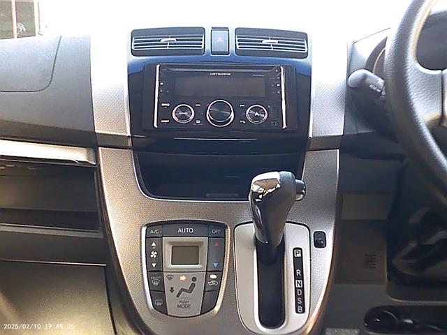 ☆純正ＣＤデッキ付き♪フルオートエアコンも付いて、室内空間快適ドライブ出来ちゃいます♪オートフレンズ無料電話　００７８−６０４６−８０８０お気軽に♪安心販売＆高額買取＆安心車検＆安心修理実施中♪