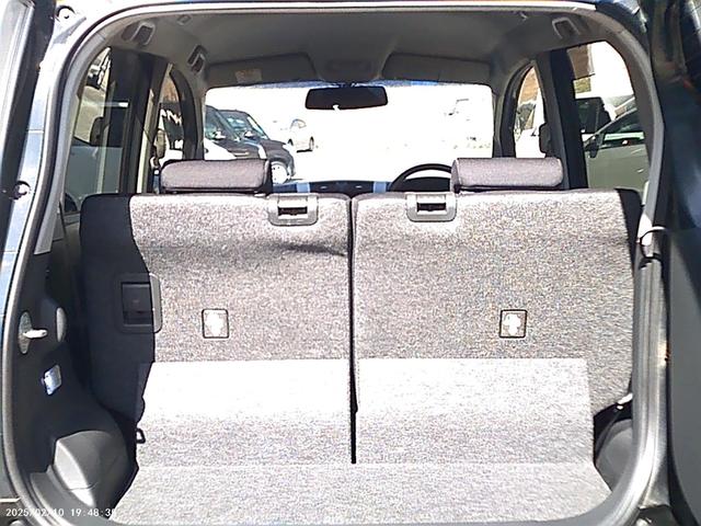 ☆リアのトランクスペースも大きくて、荷物も沢山積めます♪　お気軽に♪　オートフレンズ無料電話　００７８−６０４６−８０８０　お気軽に御来店下さい♪安心販売＆高額買取＆安心車検＆安心修理実施中♪