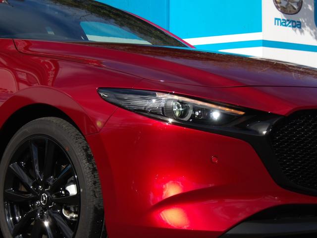 ＭＡＺＤＡ３ファストバック １．５　１５Ｓ　レトロスポーツエディション　当社デモカー／禁煙車／安全装備／ナビ／フルセグＴＶ／３６０°全方位モニター／カープレイ対応／ＢＳＭ／アダプティブＬＥＤ／レーダークルーズ／シートヒーター／ＥＴＣ／キーレス／マツダ純正１８インチアルミ（28枚目）