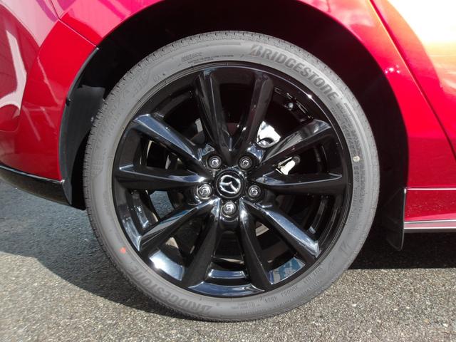 ＭＡＺＤＡ３ファストバック １．５　１５Ｓ　レトロスポーツエディション　当社デモカー／禁煙車／安全装備／ナビ／フルセグＴＶ／３６０°全方位モニター／カープレイ対応／ＢＳＭ／アダプティブＬＥＤ／レーダークルーズ／シートヒーター／ＥＴＣ／キーレス／マツダ純正１８インチアルミ（32枚目）