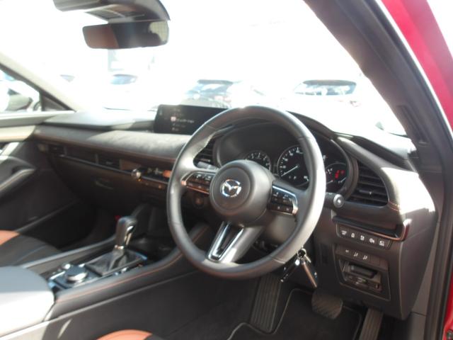 ＭＡＺＤＡ３ファストバック １．５　１５Ｓ　レトロスポーツエディション　当社デモカー／禁煙車／安全装備／ナビ／フルセグＴＶ／３６０°全方位モニター／カープレイ対応／ＢＳＭ／アダプティブＬＥＤ／レーダークルーズ／シートヒーター／ＥＴＣ／キーレス／マツダ純正１８インチアルミ（33枚目）
