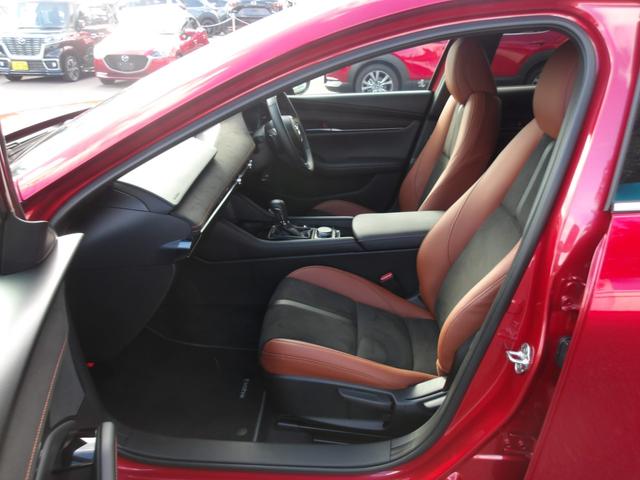 ＭＡＺＤＡ３ファストバック １．５　１５Ｓ　レトロスポーツエディション　当社デモカー／禁煙車／安全装備／ナビ／フルセグＴＶ／３６０°全方位モニター／カープレイ対応／ＢＳＭ／アダプティブＬＥＤ／レーダークルーズ／シートヒーター／ＥＴＣ／キーレス／マツダ純正１８インチアルミ（40枚目）