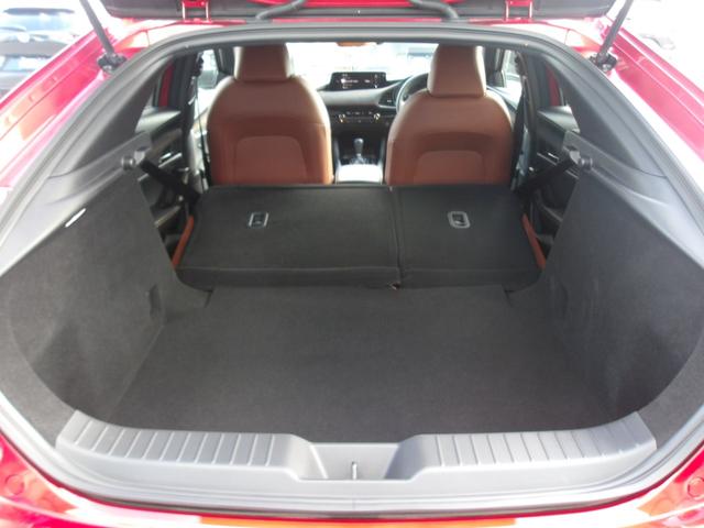 ＭＡＺＤＡ３ファストバック １．５　１５Ｓ　レトロスポーツエディション　当社デモカー／禁煙車／安全装備／ナビ／フルセグＴＶ／３６０°全方位モニター／カープレイ対応／ＢＳＭ／アダプティブＬＥＤ／レーダークルーズ／シートヒーター／ＥＴＣ／キーレス／マツダ純正１８インチアルミ（45枚目）