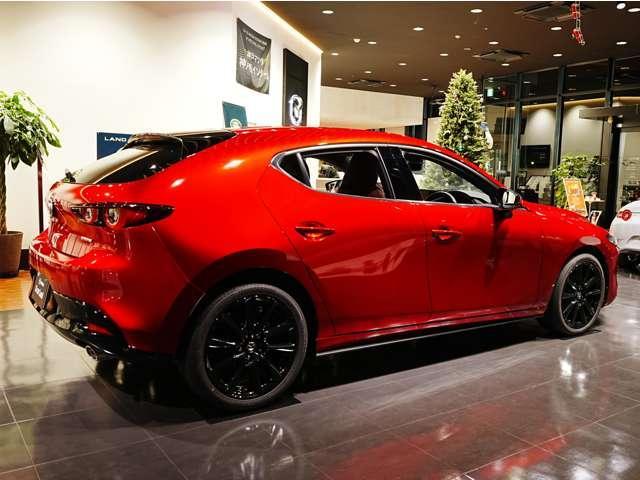 ＭＡＺＤＡ３ファストバック １．５　１５Ｓ　レトロスポーツエディション　当社デモカー／禁煙車／安全装備／ナビ／フルセグＴＶ／３６０°全方位モニター／カープレイ対応／ＢＳＭ／アダプティブＬＥＤ／レーダークルーズ／シートヒーター／ＥＴＣ／キーレス／マツダ純正１８インチアルミ（62枚目）