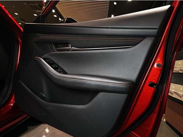 ＭＡＺＤＡ３ファストバック １．５　１５Ｓ　レトロスポーツエディション　当社デモカー／禁煙車／安全装備／ナビ／フルセグＴＶ／３６０°全方位モニター／カープレイ対応／ＢＳＭ／アダプティブＬＥＤ／レーダークルーズ／シートヒーター／ＥＴＣ／キーレス／マツダ純正１８インチアルミ（70枚目）