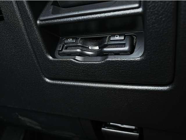 ＭＡＺＤＡ３ファストバック １．５　１５Ｓ　レトロスポーツエディション　当社デモカー／禁煙車／安全装備／ナビ／フルセグＴＶ／３６０°全方位モニター／カープレイ対応／ＢＳＭ／アダプティブＬＥＤ／レーダークルーズ／シートヒーター／ＥＴＣ／キーレス／マツダ純正１８インチアルミ（71枚目）