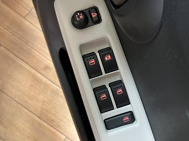 ミラココア ココアＬ／１年間走行距離無制限保証／車検整備付／認定中古車　１年間走行距離無制限保証　車検整備付　ＡＵＸ端子付ＣＤステレオ　アイドリングストップ機能　キーレスエントリー　チルトステアリング　運転席シートリフター　１４インチフルホイールキャップ　ハロゲンヘッド（12枚目）