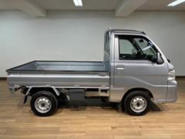 ハイゼットトラック ＥＸＴ／１年間走行距離無制限保証／車検整備付／認定中古車　１年間走行距離無制限保証　車検整備付　別体型キーレスエントリー　荷台作業灯　３方開　ゲートプロテクター　テールゲートチェーン　ハロゲンヘッドライト（7枚目）