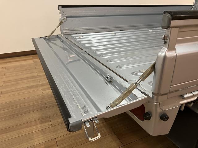 ハイゼットトラック ＥＸＴ／１年間走行距離無制限保証／車検整備付／認定中古車　１年間走行距離無制限保証　車検整備付　別体型キーレスエントリー　荷台作業灯　３方開　ゲートプロテクター　テールゲートチェーン　ハロゲンヘッドライト（30枚目）