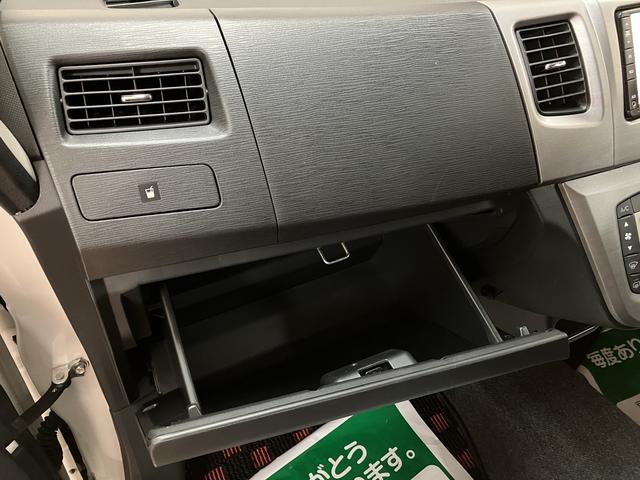 ムーヴ カスタム　Ｘリミテッド／１年保証／車検整備付／ナビ／Ｂカメラ　１年間走行距離無制限保証　車検整備付　ワンセグナビ　バックカメラ　ＥＴＣ　キーフリー　チルトステアリング　運転席シートリフター　ディスチャージヘッドライト　フロントフォグランプ　トップシェイドガラス（22枚目）