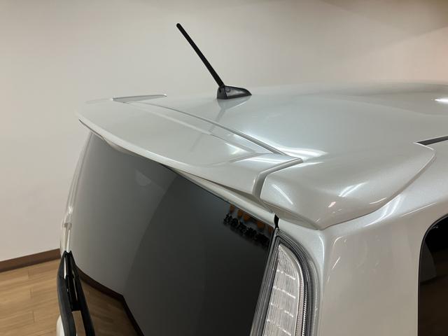 ムーヴ カスタム　Ｘリミテッド／１年保証／車検整備付／ナビ／Ｂカメラ　１年間走行距離無制限保証　車検整備付　ワンセグナビ　バックカメラ　ＥＴＣ　キーフリー　チルトステアリング　運転席シートリフター　ディスチャージヘッドライト　フロントフォグランプ　トップシェイドガラス（35枚目）