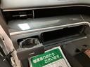 全席にドリンクホルダー装備!!前席にはプッシュ型のドリンクホルダーでオールシーズンお飲み物を置きながらドライブもいかがでしょうか。